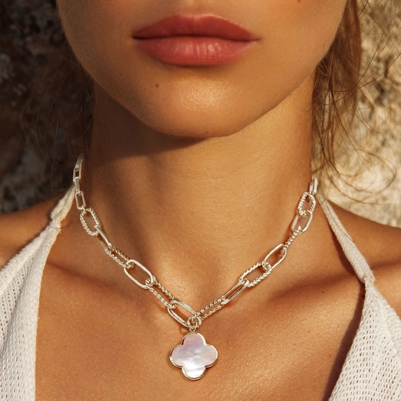 White Gold Mother of Pearl Quatrefoil Pendant Necklace - Picture 1 of 3